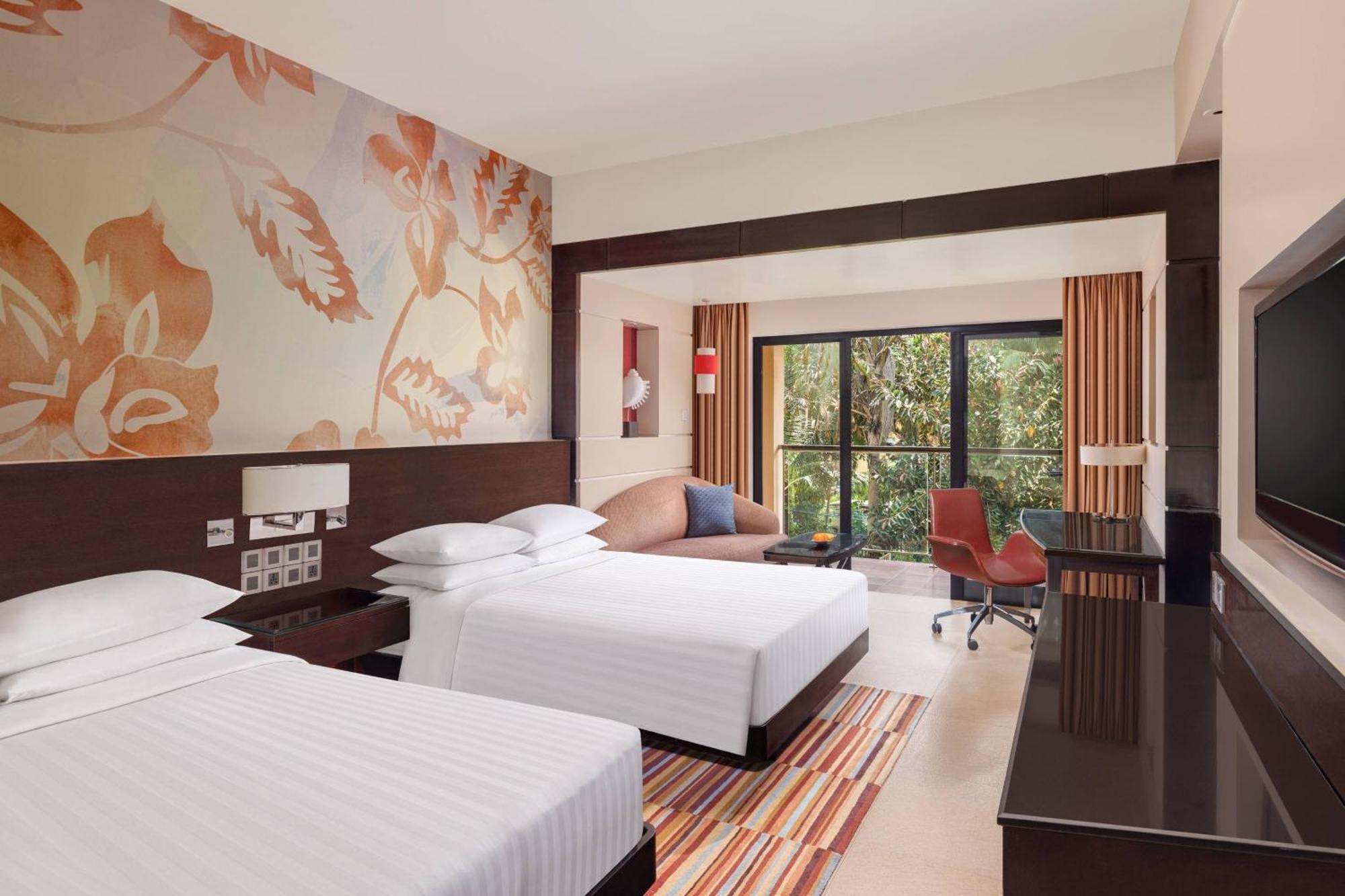 Queen Room Two Queen Beds Garden View